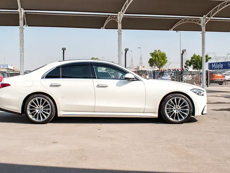 2022 Mercedes-Benz S-Class S 580 4Matic 8 Cylinders Engine White Black Sedan