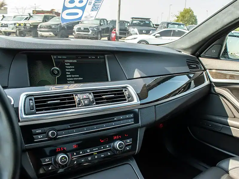 2012 BMW M5 Standard 8 Cylinders Engine White Black Sedan