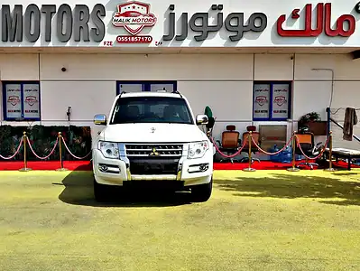 2022 Mitsubishi Pajero GLS 6 Cylinders Engine White Black SUV Full Option GCC