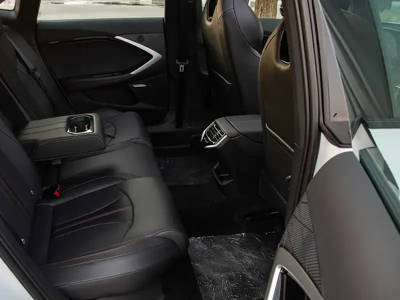 2025 MG 7 ELEGANCE SPORT PACKAGE SPOILER 1.5L 0KM White Green