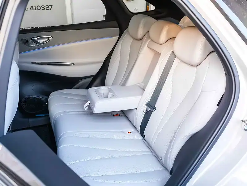 2025 BYD SEALION 06 DM-i Hybrid 4 Cylinders Engine Grey White SUV