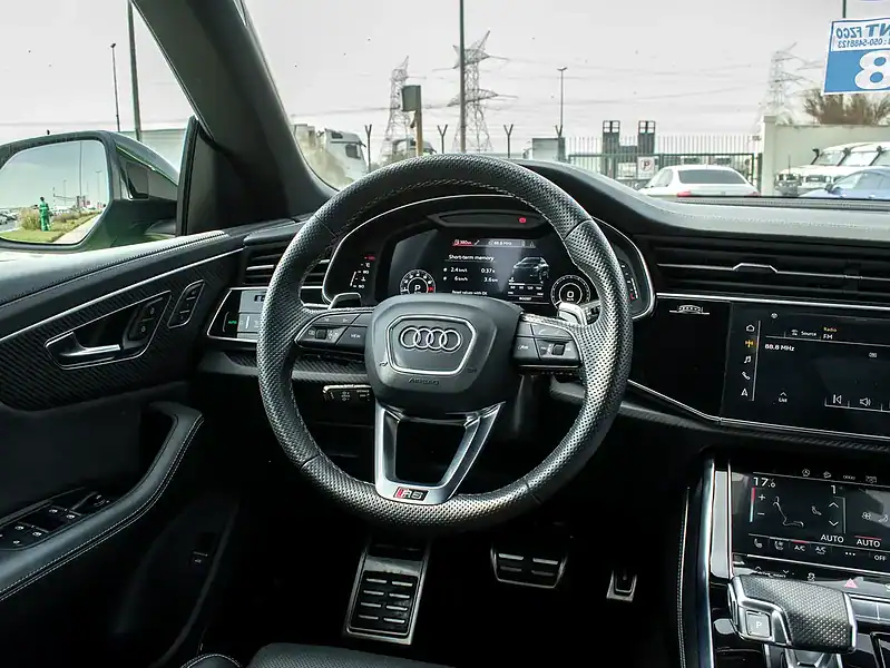 2022 Audi RS Q8 4.0 TFSI Quattro 8 Cylinders Engine Green Black SUV