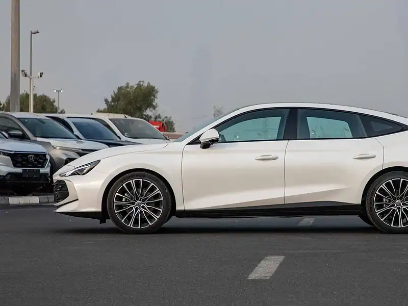 2025 MG 7 ELEGANCE SPORT PACKAGE SPOILER 1.5L 0KM White Green