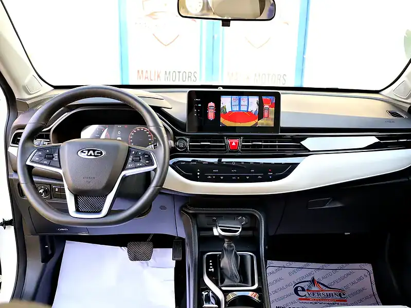 2023 JAC JS4 TURBO 4 Cylinder Engine White Beige SUV GCC Specs