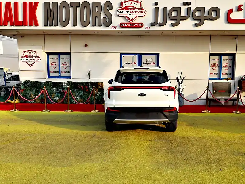 2023 JAC JS4 TURBO 4 Cylinder Engine White Beige SUV GCC Specs