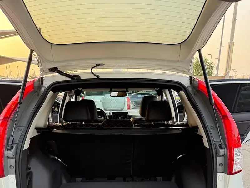 2015 Honda CR-V EX 2.4L Full Option in Excellent Condition White Black