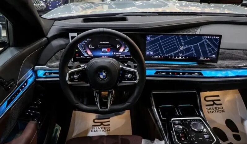 2024 BMW BMW B7 4.4L Twin-Turbocharged V8 Grey SUV AWD