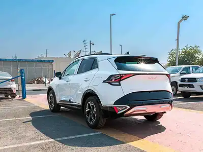 2025 Kia Sportage EX 4 Cylinders Engine White Black SUV GCC Specs