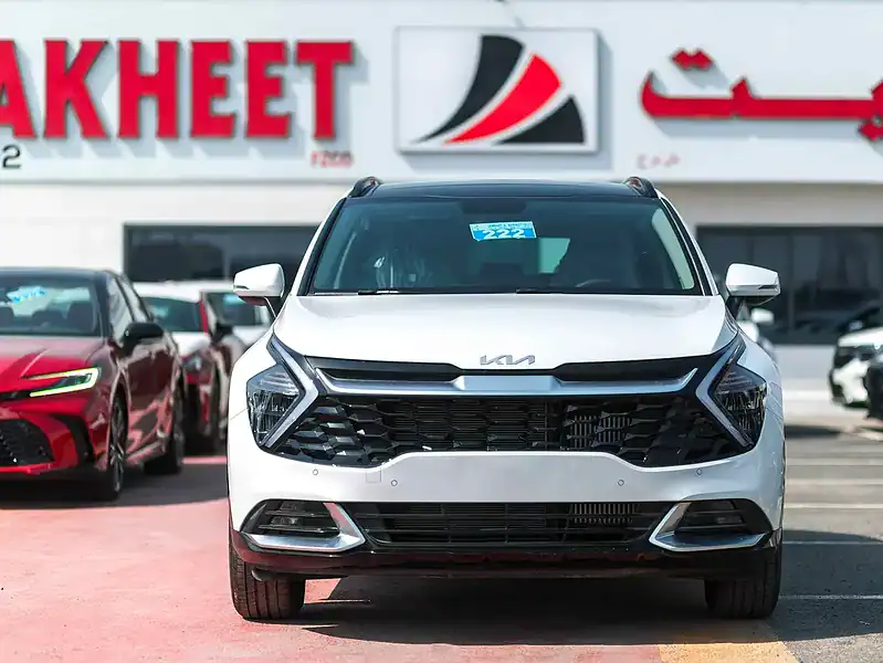 2025 Kia Sportage EX 4 Cylinders Engine White Black SUV GCC Specs