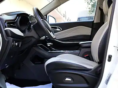 2023 JAC JS4 TURBO 4 Cylinder Engine White Beige SUV GCC Specs