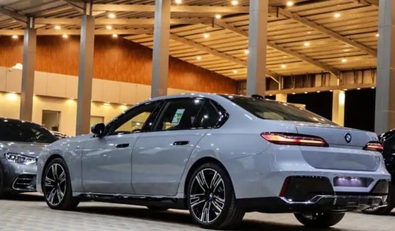 2024 BMW BMW B7 4.4L Twin-Turbocharged V8 Grey SUV AWD
