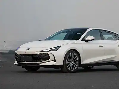 2025 MG 7 ELEGANCE SPORT PACKAGE SPOILER 1.5L 0KM White Green