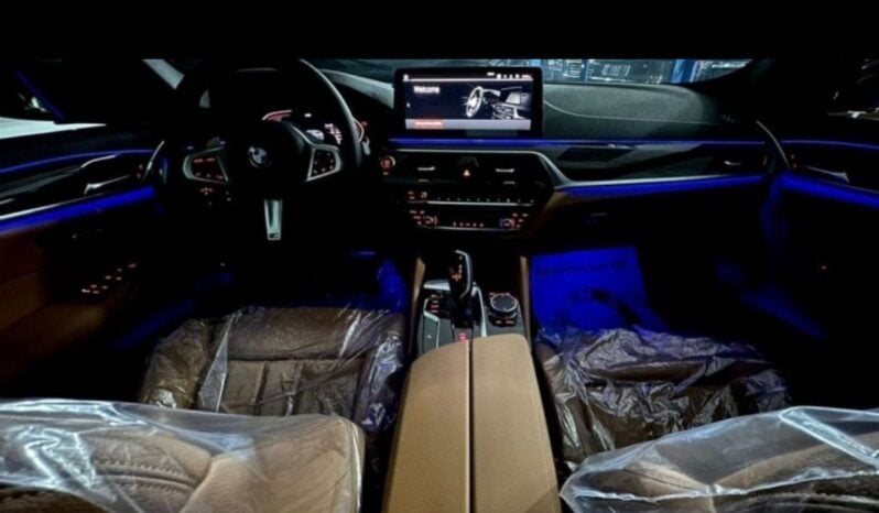 2024 BMW BMW B5 4.4L Twin-Turbocharged V8 Grey Brown Sedan