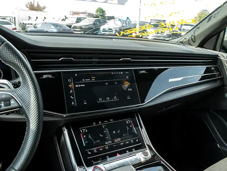 2022 Audi RS Q8 4.0 TFSI Quattro 8 Cylinders Engine Green Black SUV