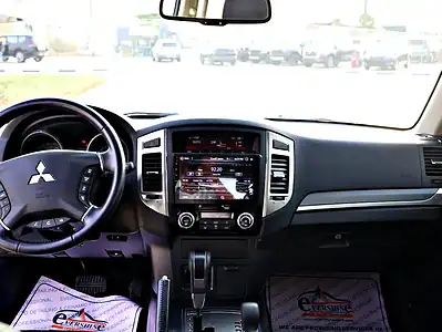 2022 Mitsubishi Pajero GLS 6 Cylinders Engine White Black SUV Full Option GCC