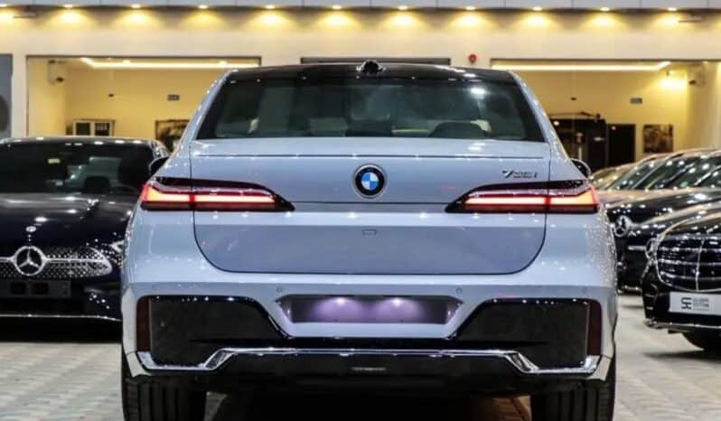 2024 BMW BMW B7 4.4L Twin-Turbocharged V8 Grey SUV AWD