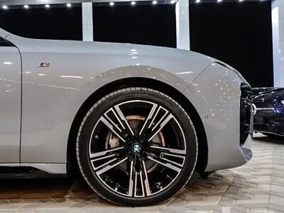 2024 BMW BMW B7 4.4L Twin-Turbocharged V8 Grey SUV AWD