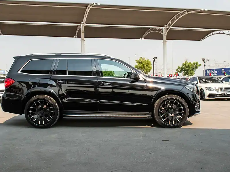 2018 Mercedes-Benz GLS-Class GLS 550 8 Cylinder Engine Black Beige SUV