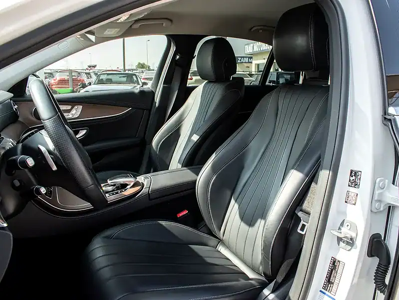 2018 Mercedes-Benz E-Class E400 4Matic 6 Cylinders Engine White Black Sedan