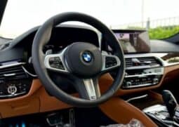 2024 BMW BMW B5 4.4L Twin-Turbocharged V8 Grey Brown Sedan