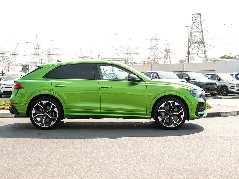 2022 Audi RS Q8 4.0 TFSI Quattro 8 Cylinders Engine Green Black SUV