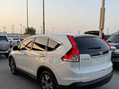 2015 Honda CR-V EX 2.4L Full Option in Excellent Condition White Black