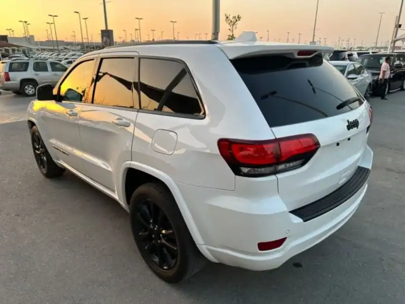 2020 Jeep Grand Cherokee Laredo 3.6L 6 Cylinders Petrol White Black 4WD