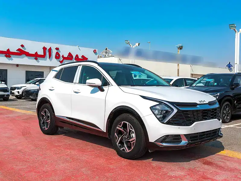 2025 Kia Sportage EX 4 Cylinders Engine White Black SUV GCC Specs