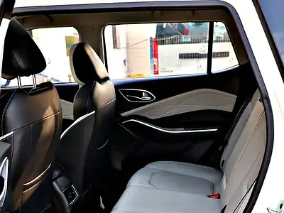 2023 JAC JS4 TURBO 4 Cylinder Engine White Beige SUV GCC Specs