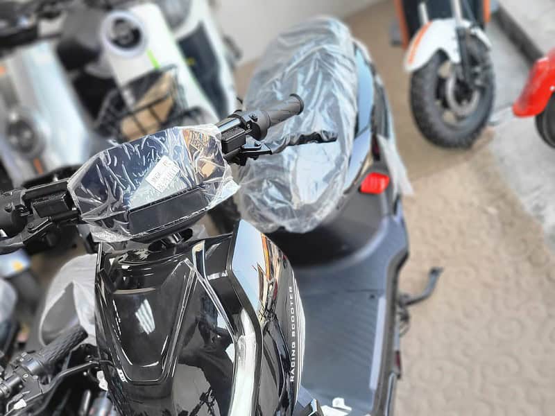 Electric Scooter 48 Volt Battery 50 KM Range with 45 Speed AMP 25 Black