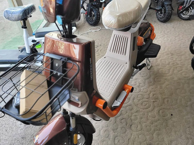 Electric Scooter 48 Volt Battery 45 Speed 50 Range AMP 25 Bronze Beige