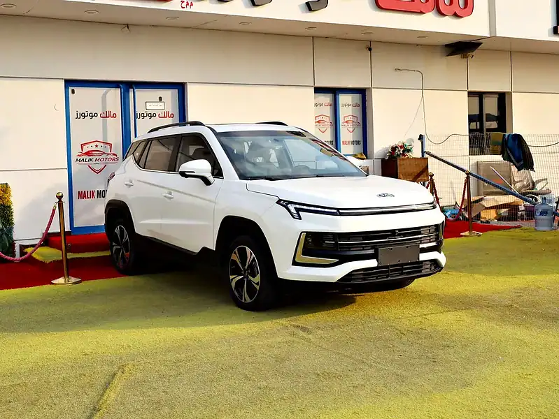 2023 JAC JS4 TURBO 4 Cylinder Engine White Beige SUV GCC Specs