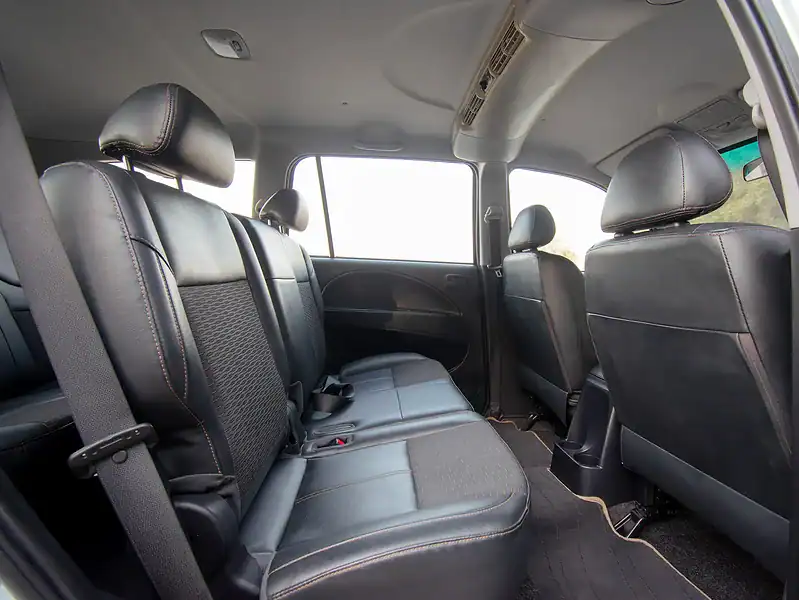 2020 CMC Z7 Standard 2.4L 4 Cylinders Engine GCC Specs Silver Black