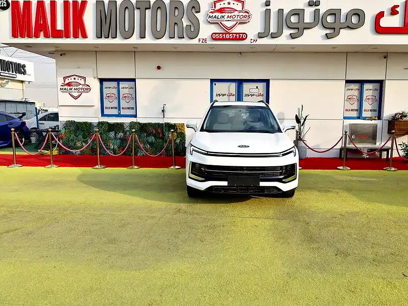 2023 JAC JS4 TURBO 4 Cylinder Engine White Beige SUV GCC Specs
