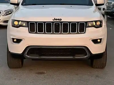 2020 Jeep Grand Cherokee Laredo 3.6L 6 Cylinders Petrol White Black 4WD