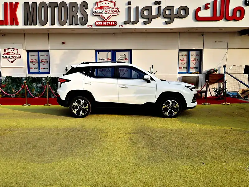 2023 JAC JS4 TURBO 4 Cylinder Engine White Beige SUV GCC Specs