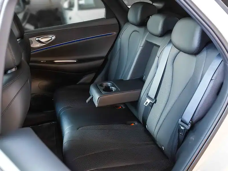 2025 BYD SEALION 06 DM-i Hybrid 4 Cylinder Engine White Black SUV