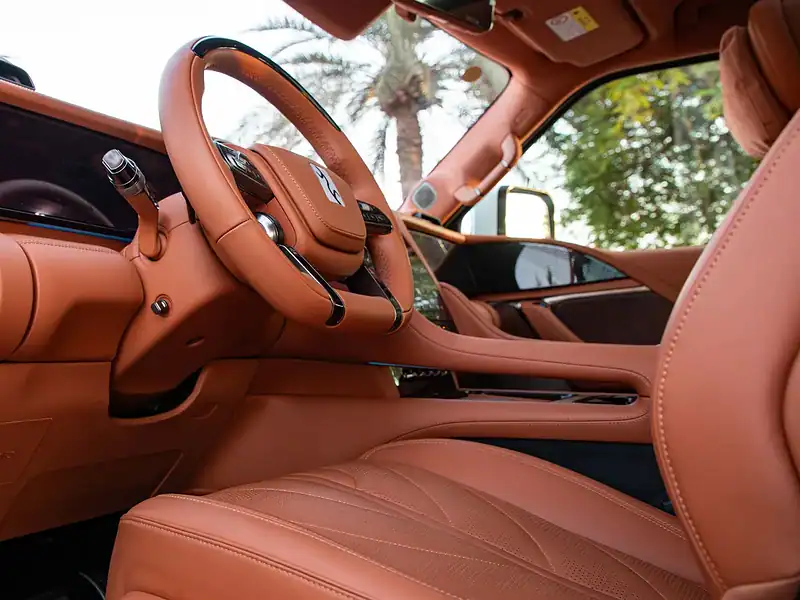 2025 Yangwang U8 Hybrid Yangwang U8 0KM White Orange SUV