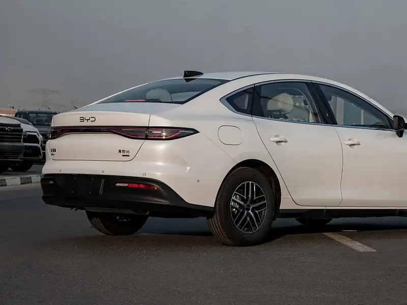 2025 BYD Seal 05 DM-i Hybrid PREMIUM EDITION 0KM White Grey Sedan