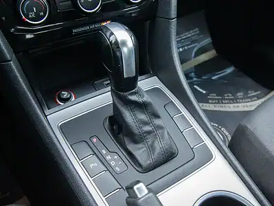 2020 Volkswagen PASSAT Trendline 2.5L 4 Cylinders Engine Black Grey