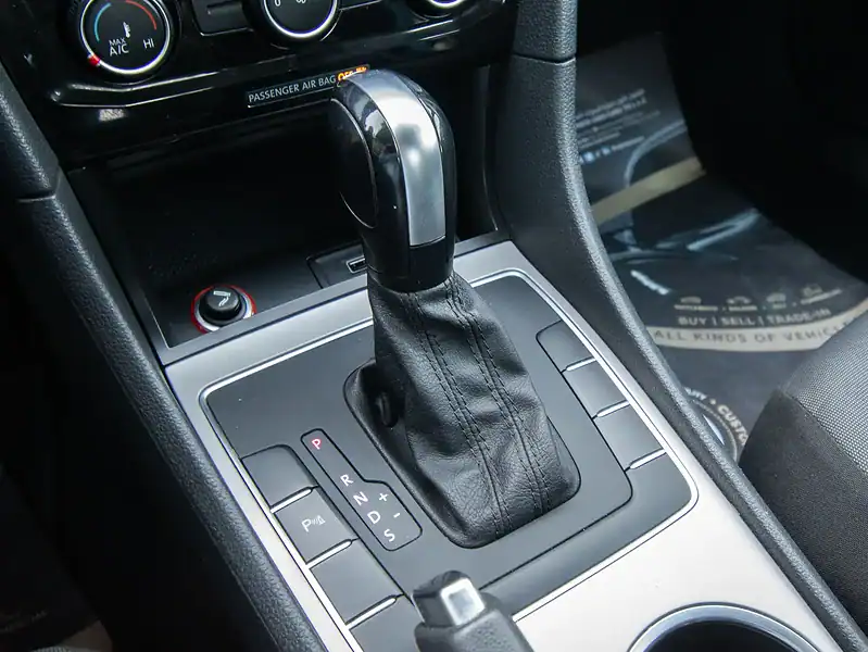 2020 Volkswagen PASSAT Trendline 2.5L 4 Cylinders Engine Black Grey