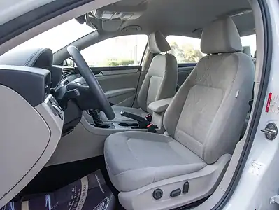 2020 Volkswagen PASSAT Trendline 2.5L 4 Cylinders Engine GCC White Beige