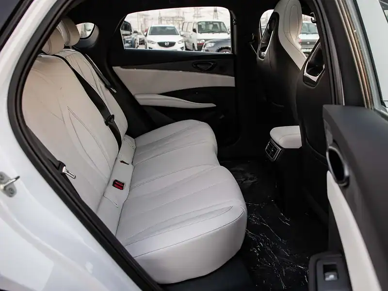 2025 BYD Seal 06 DM-i Hybrid PREMIUM EDITION SMART DRIVING 0KM White Grey