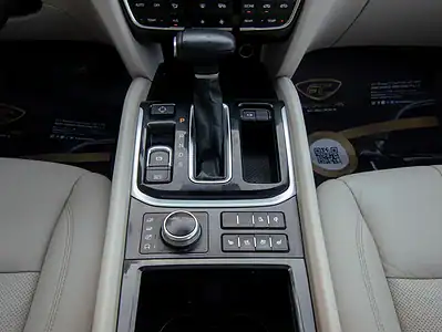 2020 GAC GS8 GL 2.0L 4 Cylinders Engine GCC Specs White Beige