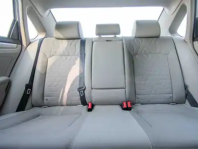 2020 Volkswagen PASSAT Trendline 2.5L 4 Cylinders Engine GCC White Beige