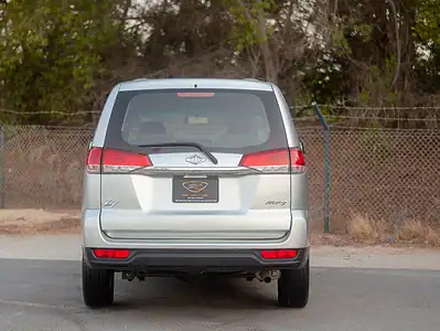 2020 CMC Z7 Standard 2.4L 4 Cylinders Engine GCC Specs Silver Black