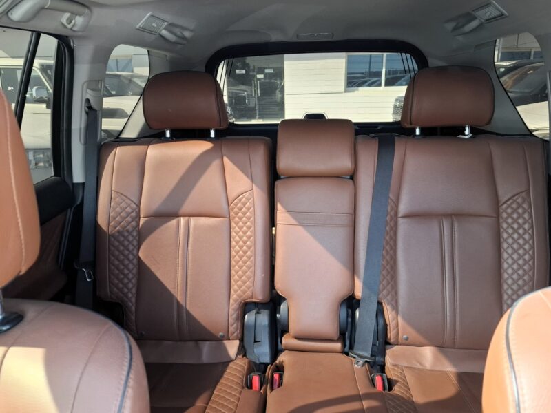 2016 Toyota Prado VXR 2.7L 4-Cylinder Petrol White Brown SUV GCC Specs