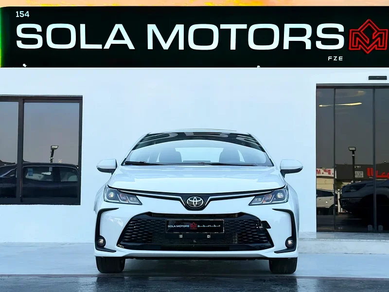 2025 Toyota Corolla SE 1.8L Elite Edition Hybrid 4 Cylinders White Black Sedan