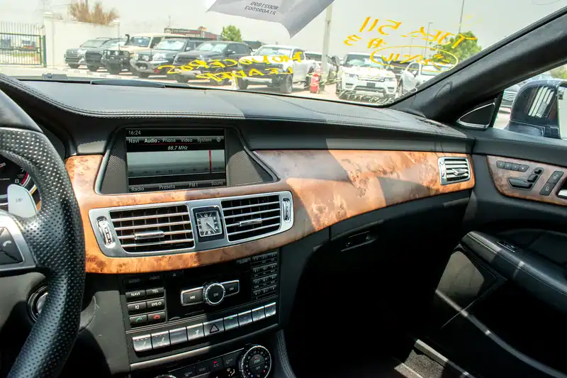 2013 Mercedes-Benz CLS-Class CLS 63 AMG 8 Cylinder Engine Blue Black