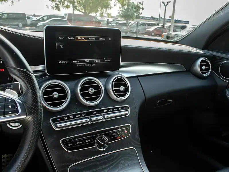 2016 Mercedes-Benz C-Class C200 4 Cylinder Engine White Black Sedan